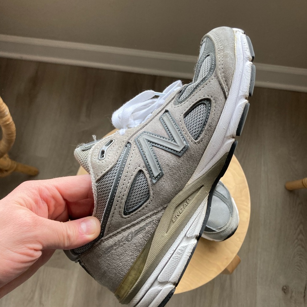 New Balance 990v4